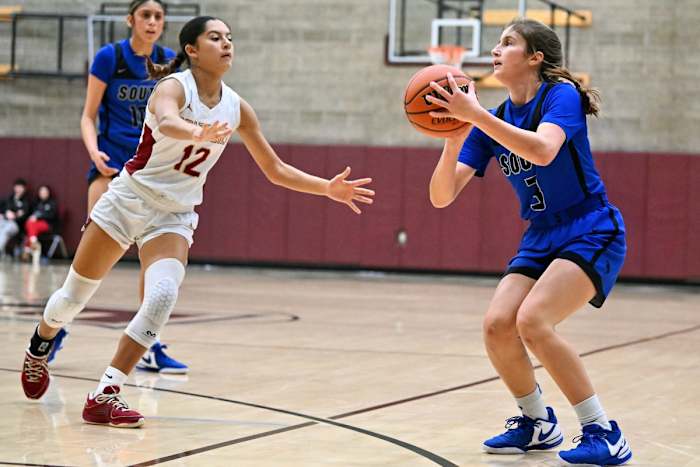 a South Medford Mission Hills girls basketball Oregon POA Holiday Classic December 30 2023 Leon Neuschwander 10